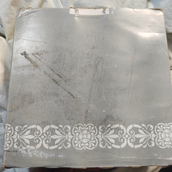 "Mother's Treasures" Collector Plate. Numbered plate by Mary Vickers. - Picture 8 of 9